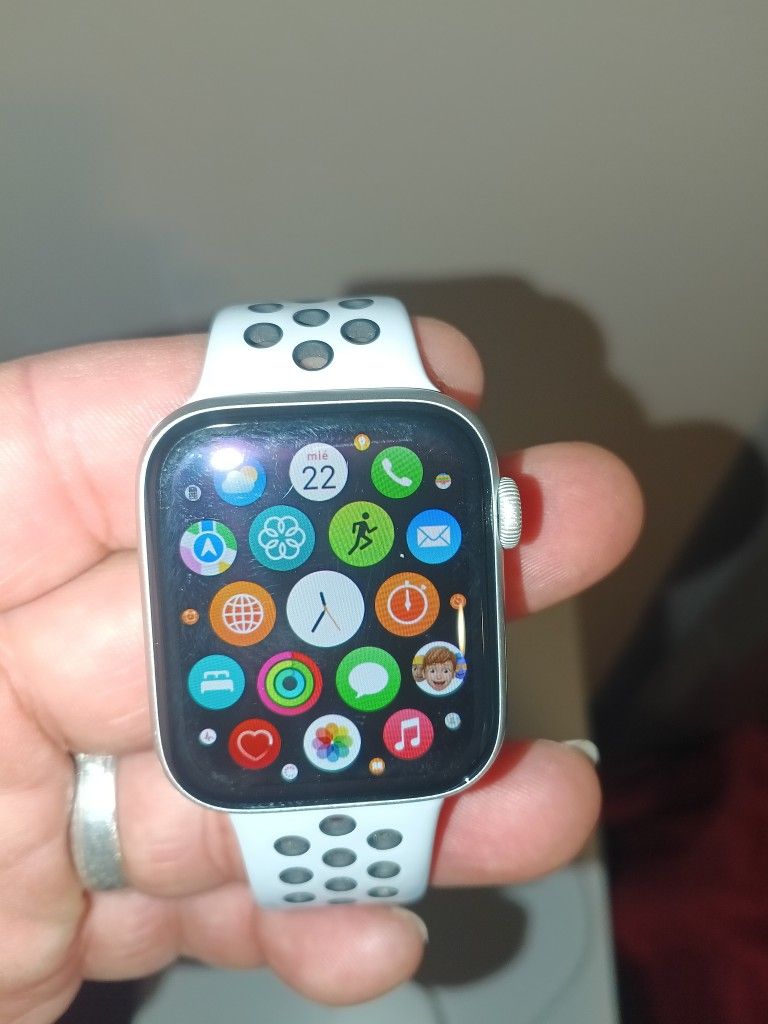 APPLE WATCH