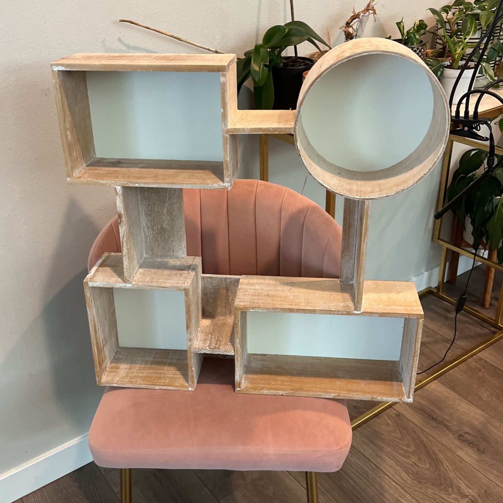 3x Wooden Shelf’s