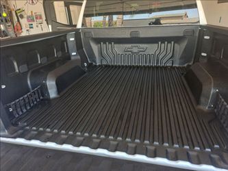 New Silverado Sierra 5.8ft Factory Bedliner