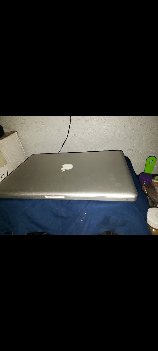 Laptop π» Apple 200