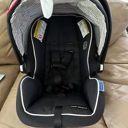 Graco Infant Car seat - Snugride Snuglock 35