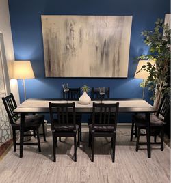Beautiful Dining Set Like New!!! Long Table and 6 Chairs With Cushions. I Can Deliver.