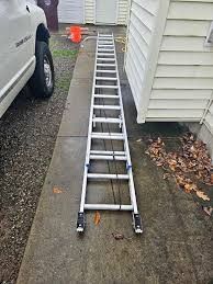 32 Ft Aluminum Ladder