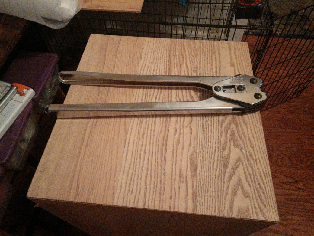 Uline 12 Industrial Strapping Tool