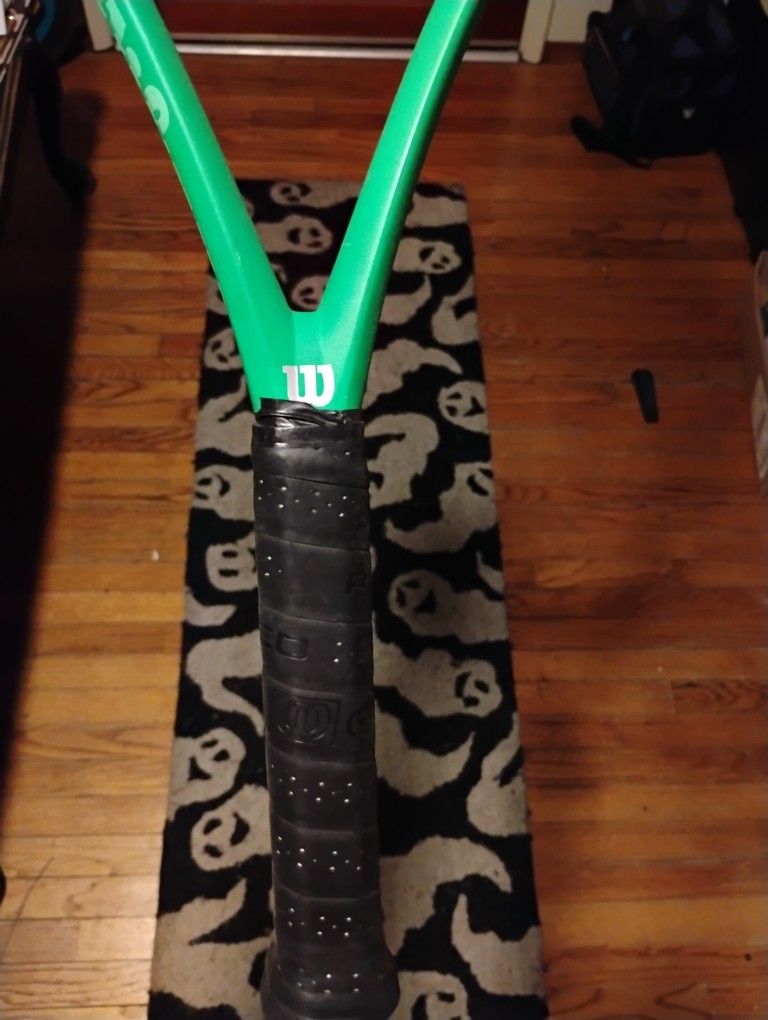 Tennis Racket S