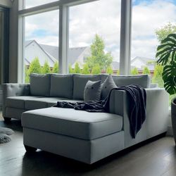 Senctional left hand. 