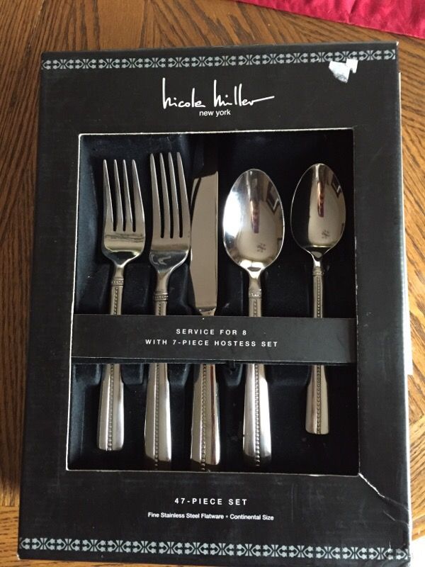 Nicole Miller Green Tea 47 piece flatware set