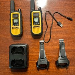 DEWALT CH-D800 Walkie Talkie Set With Charging Dock