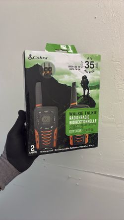 Cobra Walkie talkie 35 Miles Range NEW !!