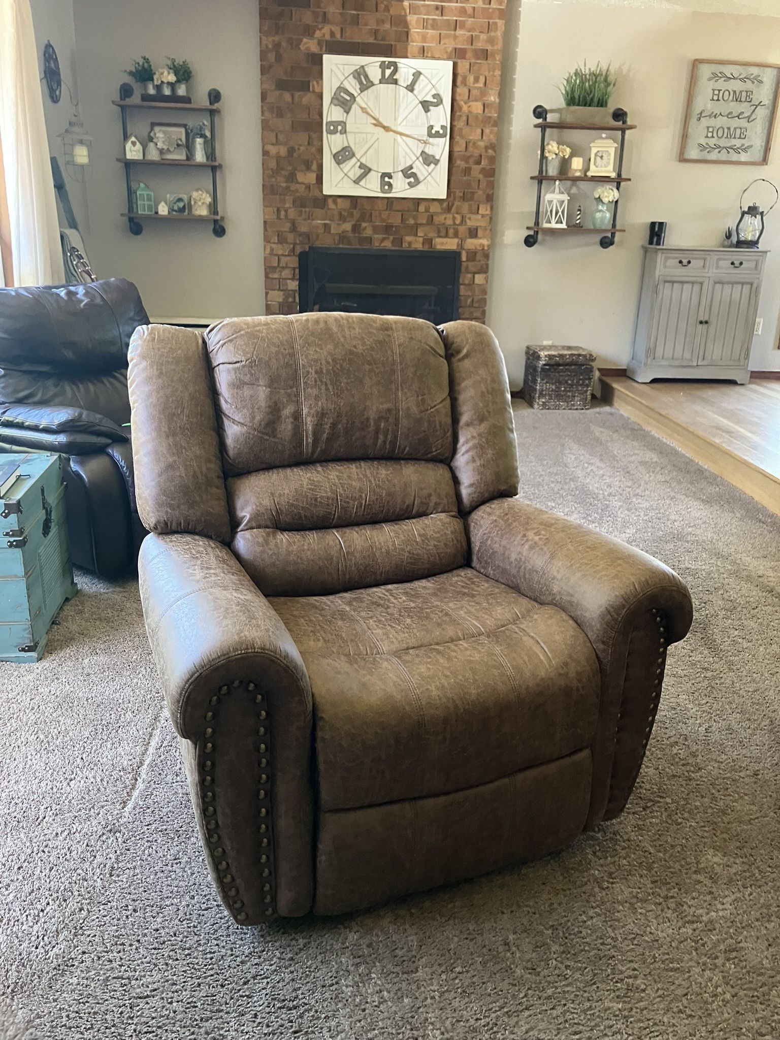Brown Recliner Like New