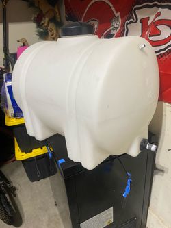 Norwesco 35 gallon horizontal leg tank