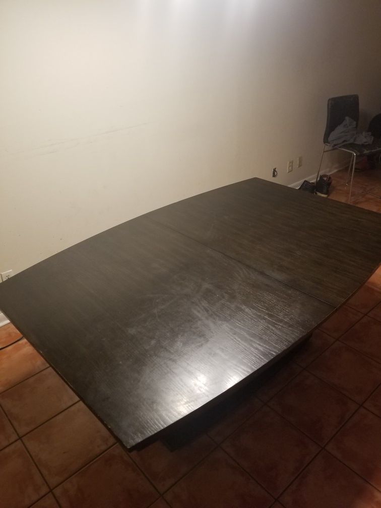 Dining room table