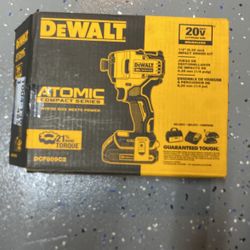 DeWalt Atomic 20V MAX Brushless Cordless Compact 1/4 in. Impact Driver Kit DCF809C1