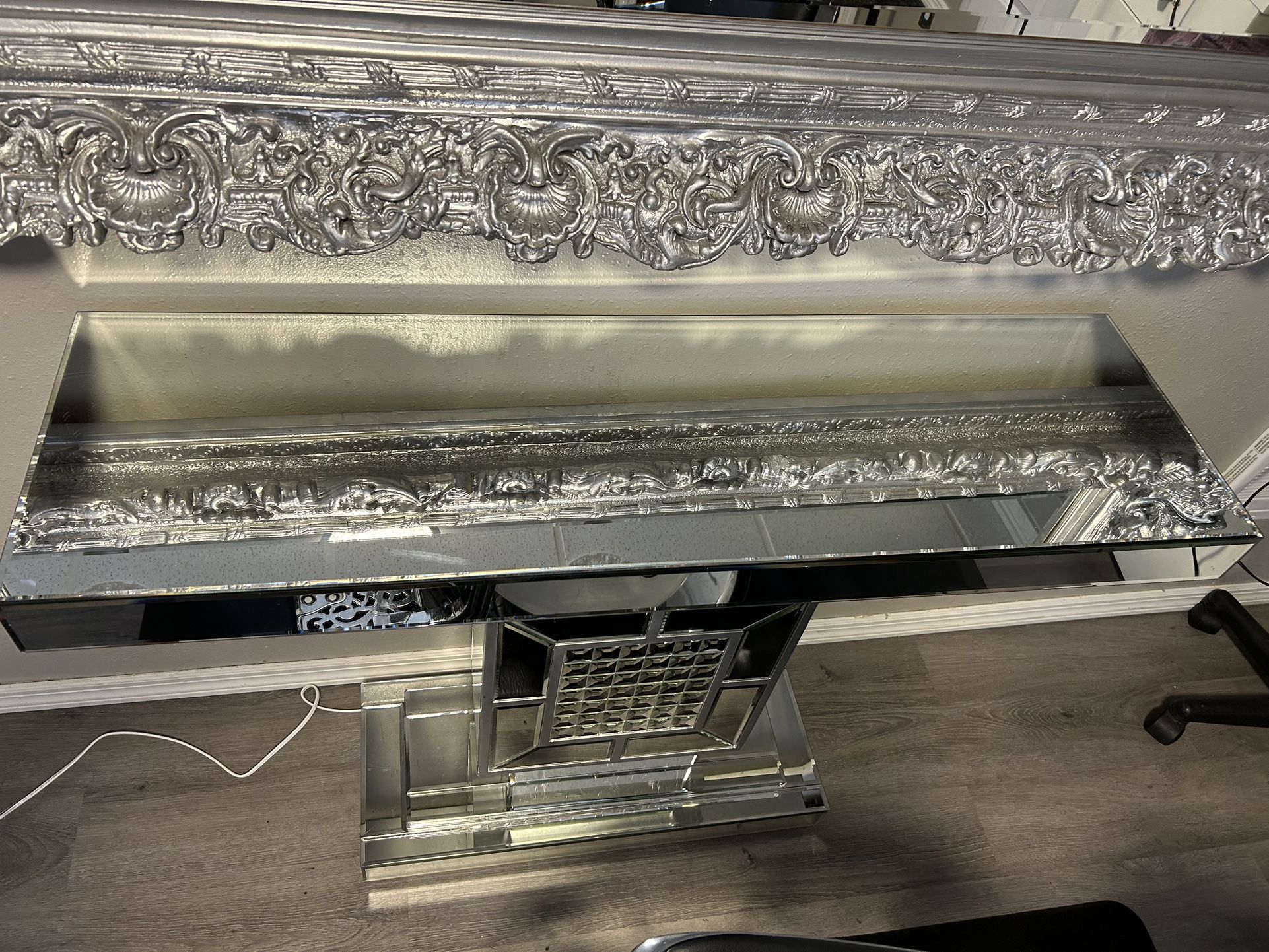 Mirror Class Table
