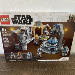  LEGO Star Wars 75319 The Armorer’s Mandalorian Forge New & Sealed