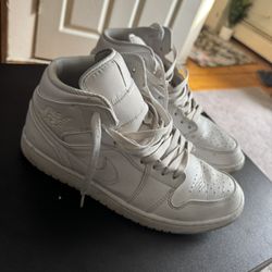 White Air Jordan 1 Mid 