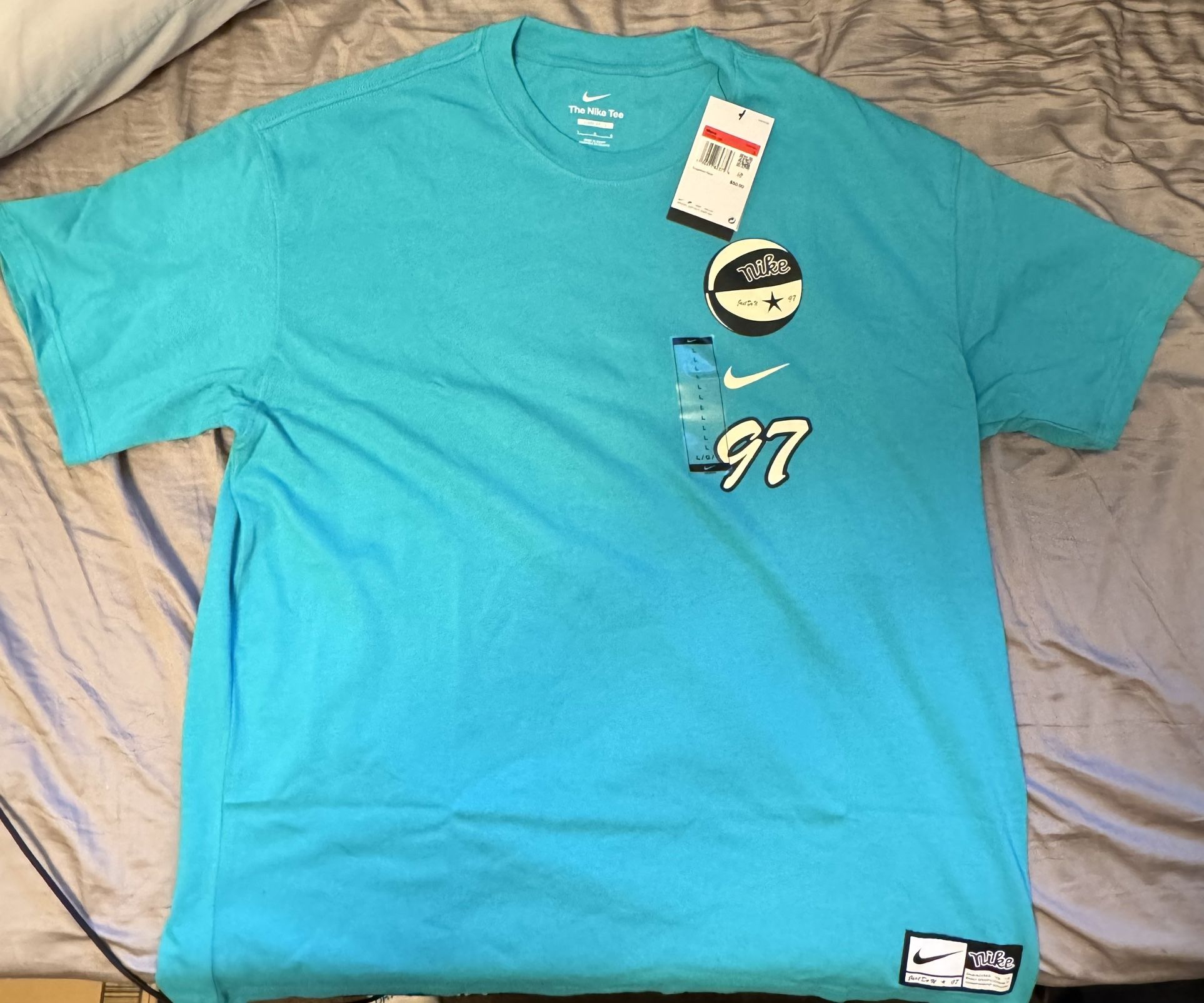 Men’s Nike Tee Size Large