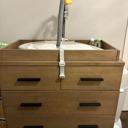 Dresser with changing table and pad 