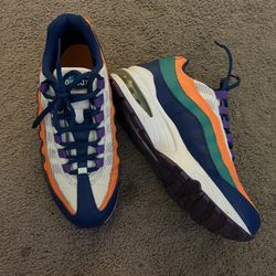 Woman’s Nike Air Maxs