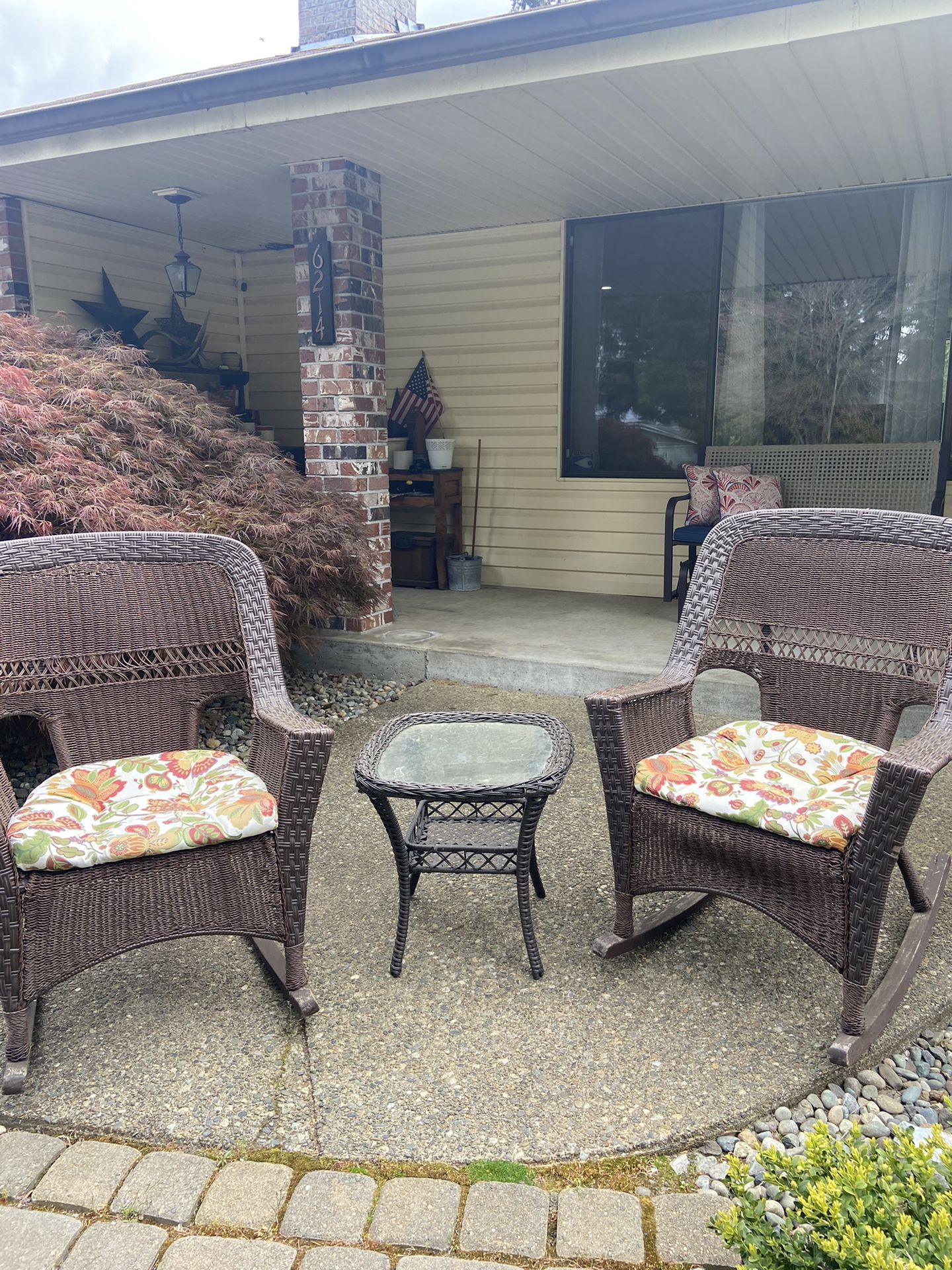 Rocking Chair And Table Set 