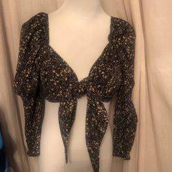 Cropped Knot Tie Blouse