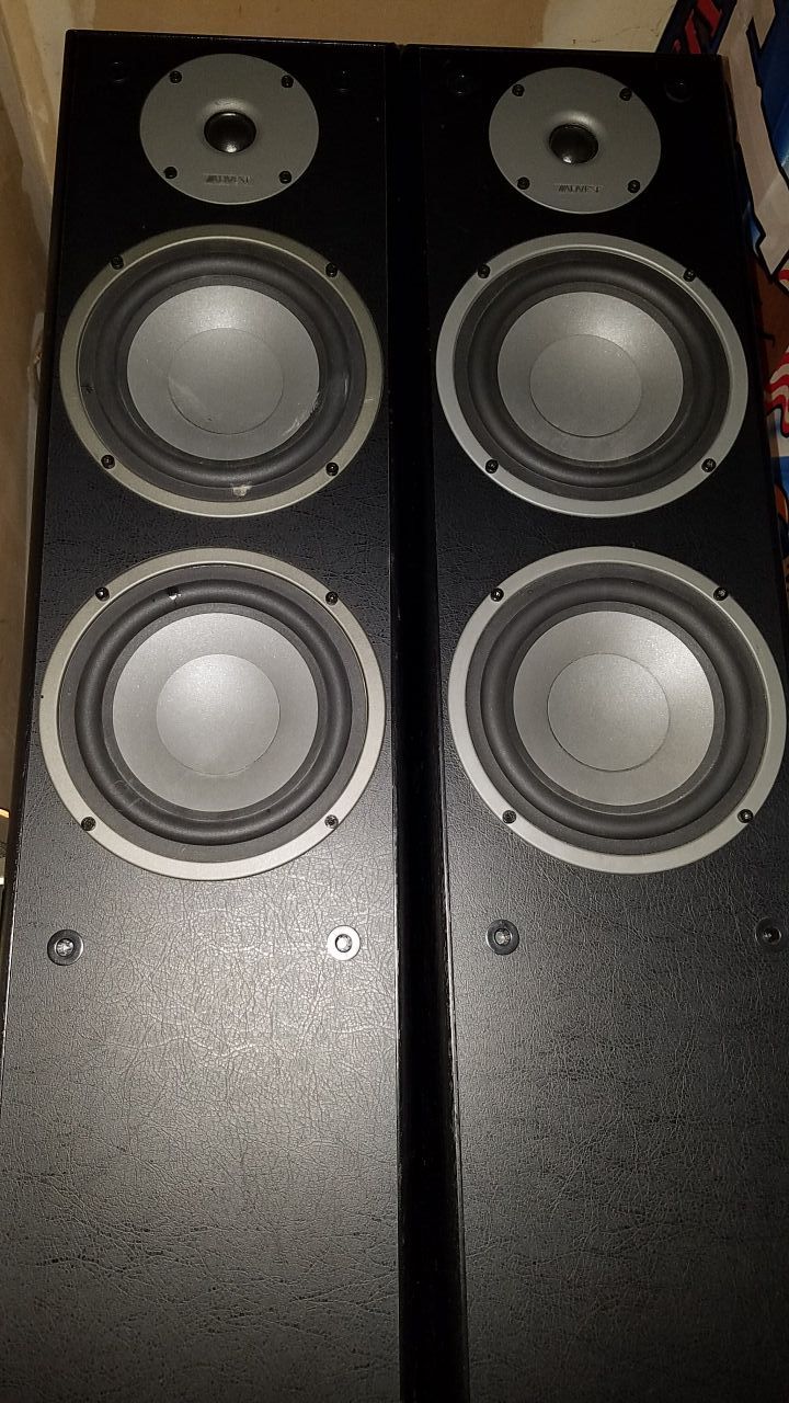 Advent AS2 tower speakers no grills
