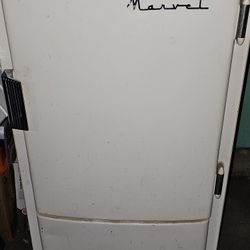 1950s Marvel Refrigerator Vintage 