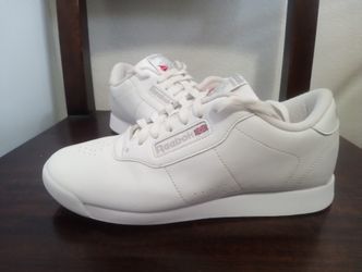 Reebok classic size 8 Women $25