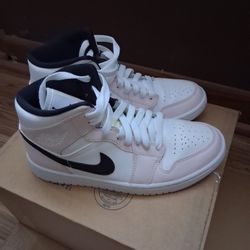 Women's Nike Air Jordan Retro 1