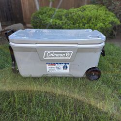 Colman Rolling Ice chest!