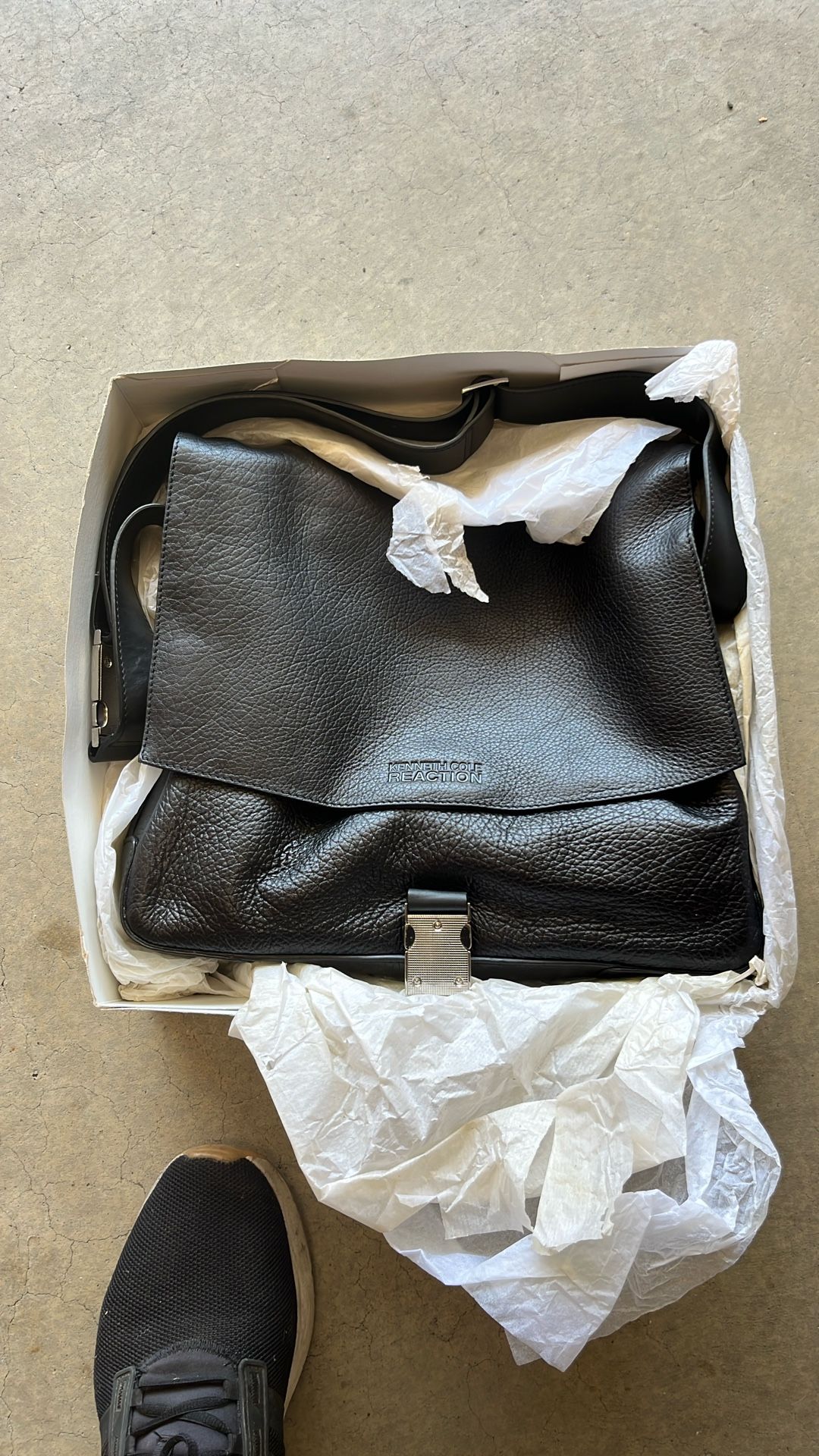 Kenneth Cole Reaction Bag