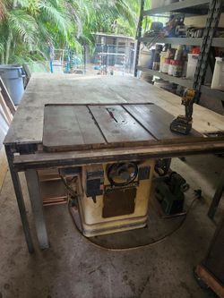 Table saw . Powermatic