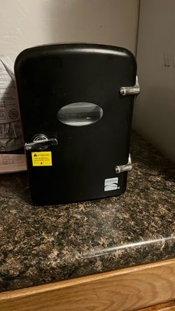 Mini fridge