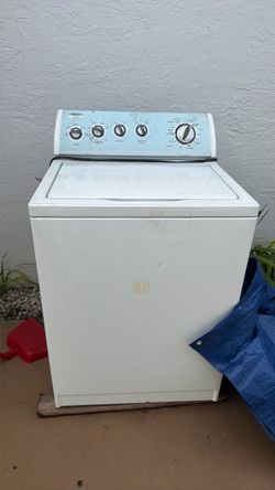 Appliances una cocina eléctrica y una lavadora