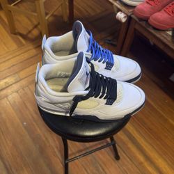 Jordan 4 Midnight Navy. Size 12