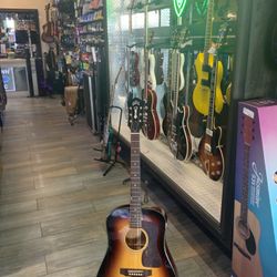 Guild D-40 USA Build Acoustic Guitar