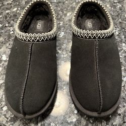 Black uggs
