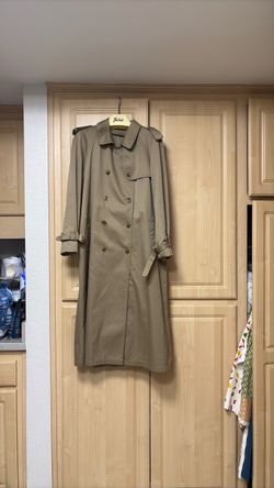 Women’s Beige Trench coat Size 11/12