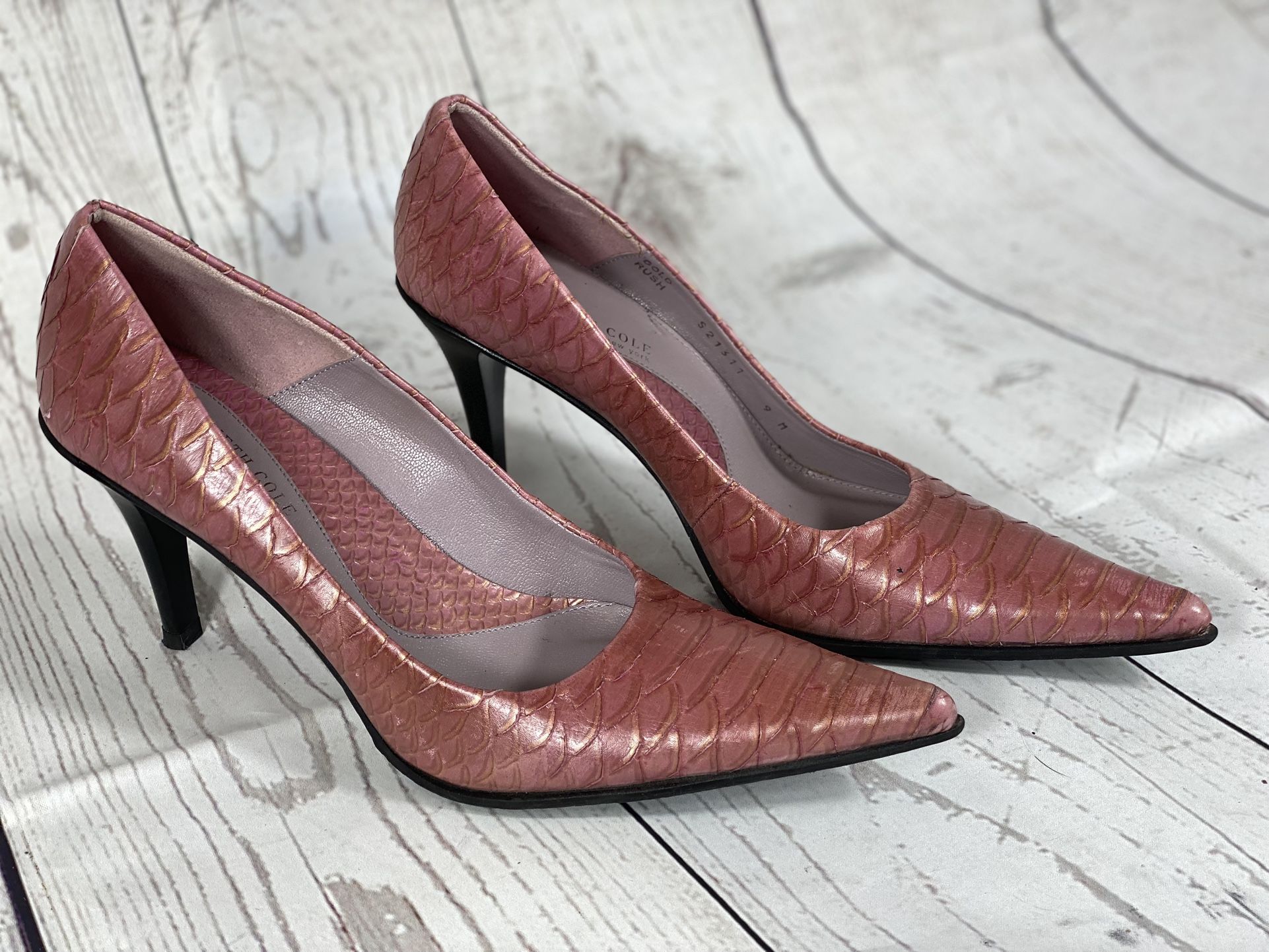 Kenneth Cole New York Pink Snake Skin Pumps Women’s Size 9