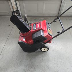 TORO 5.0 HP snowblower With Electric Start