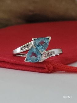 10K White Gold Blue Topaz and Diamond Ring Size 5.25 Solid Gold/ Anillo de Oro Blanco con Topacios Azules y Diamantes! 👌🎁Post Tags: 10k 14k