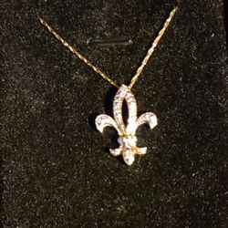 10k Yellow Gold Fleur-de-lis Necklace W/diamond  Accent