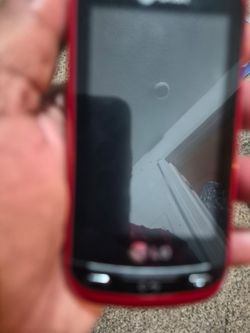 Red Android Smartphone LG Expression