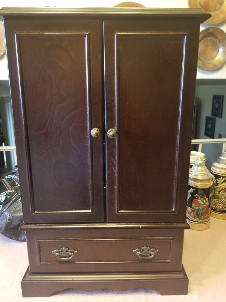 Bombay Company tabletop jewelry box