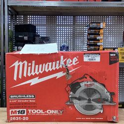 Milwaukee M18 18-Volt Lithium-Ion Brushless Cordless 7-1/4 in. Circular Saw (Tool-Only)