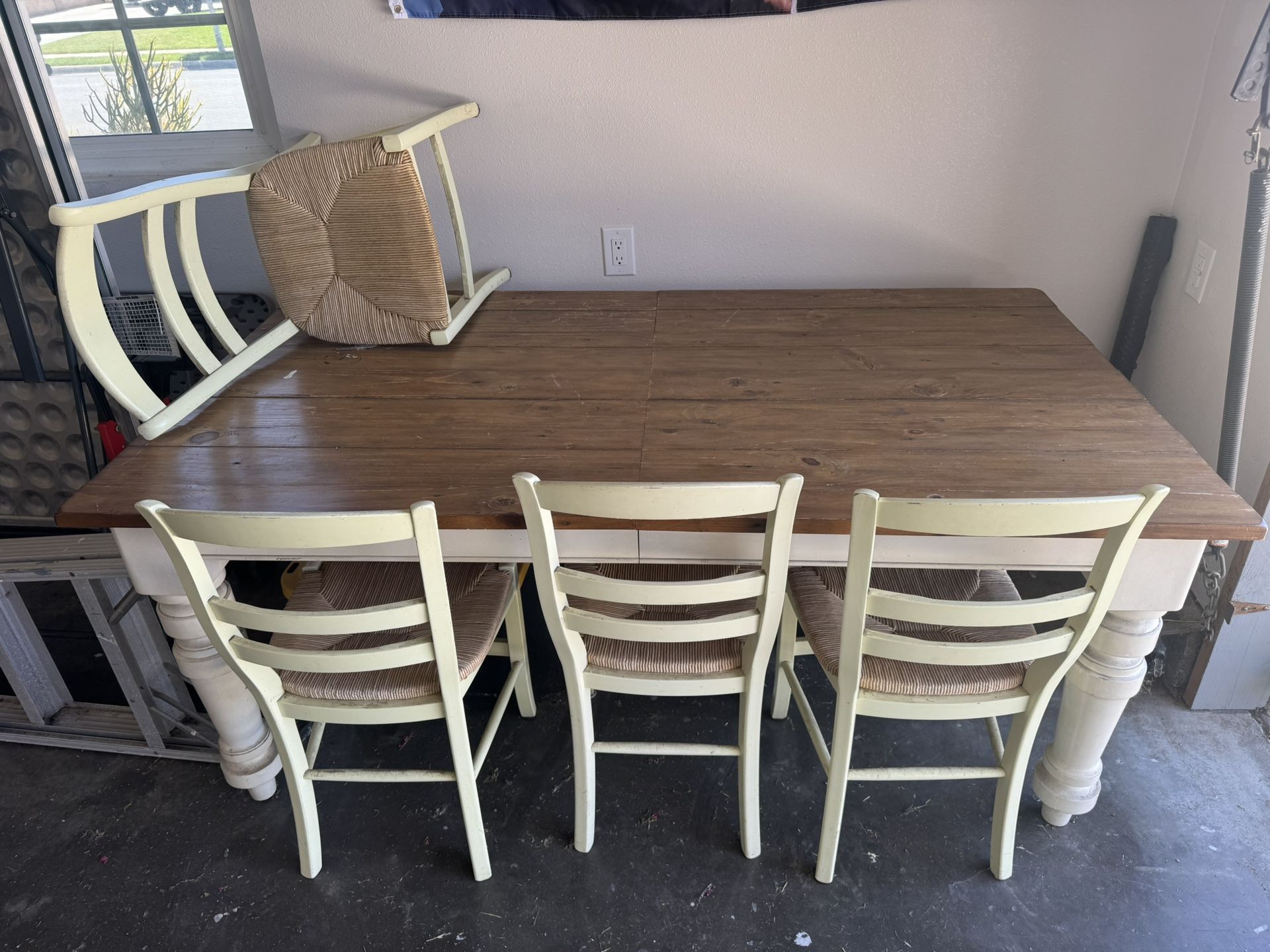 Wood Dinning Room Table / Indoor Or Outdoor
