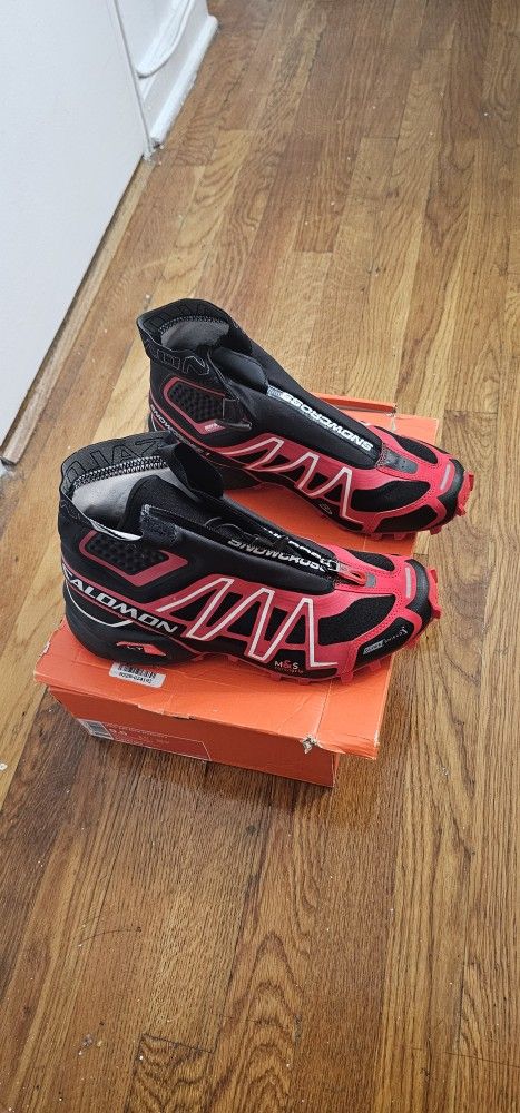 Winter Hiking Running Boots Shoes Spikes Salomon Snowcross Black Fiery Red  Size 9