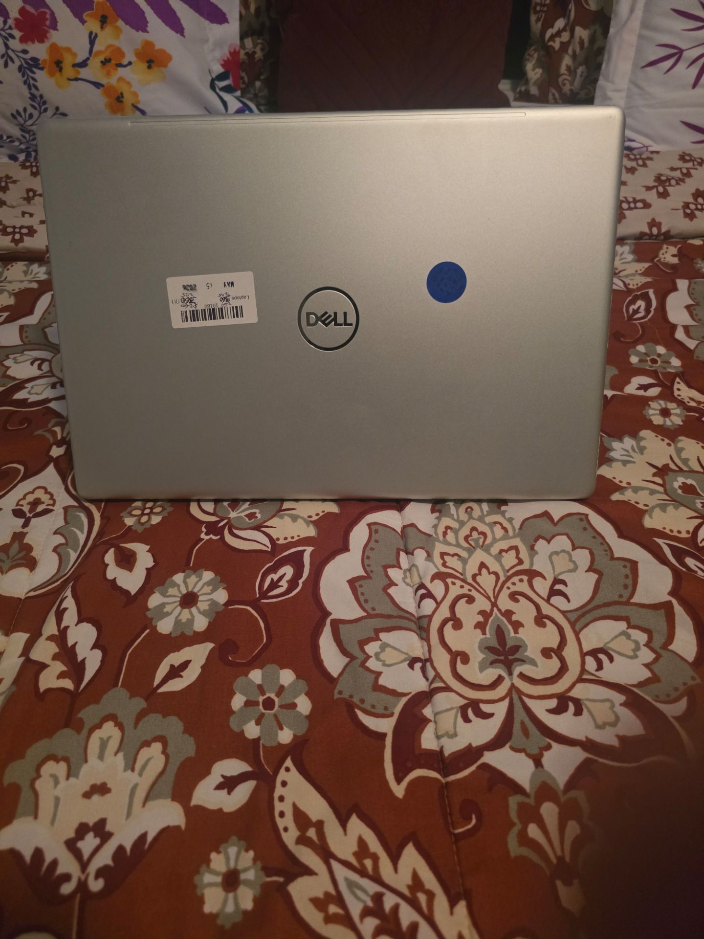 Dell Inspiron 7580
Intel(R) Core(TM) i5-8th Gen, RAM 8.00 GB/ 256GB SSD
Graphics card NVIDIA GeForce MX250 (2 GB) Intel(R) UHD Graphics 620 (128 MB)