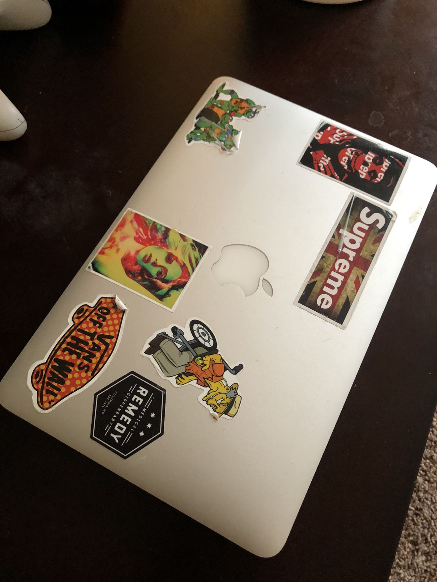 Apple MacBook (11 Inches)