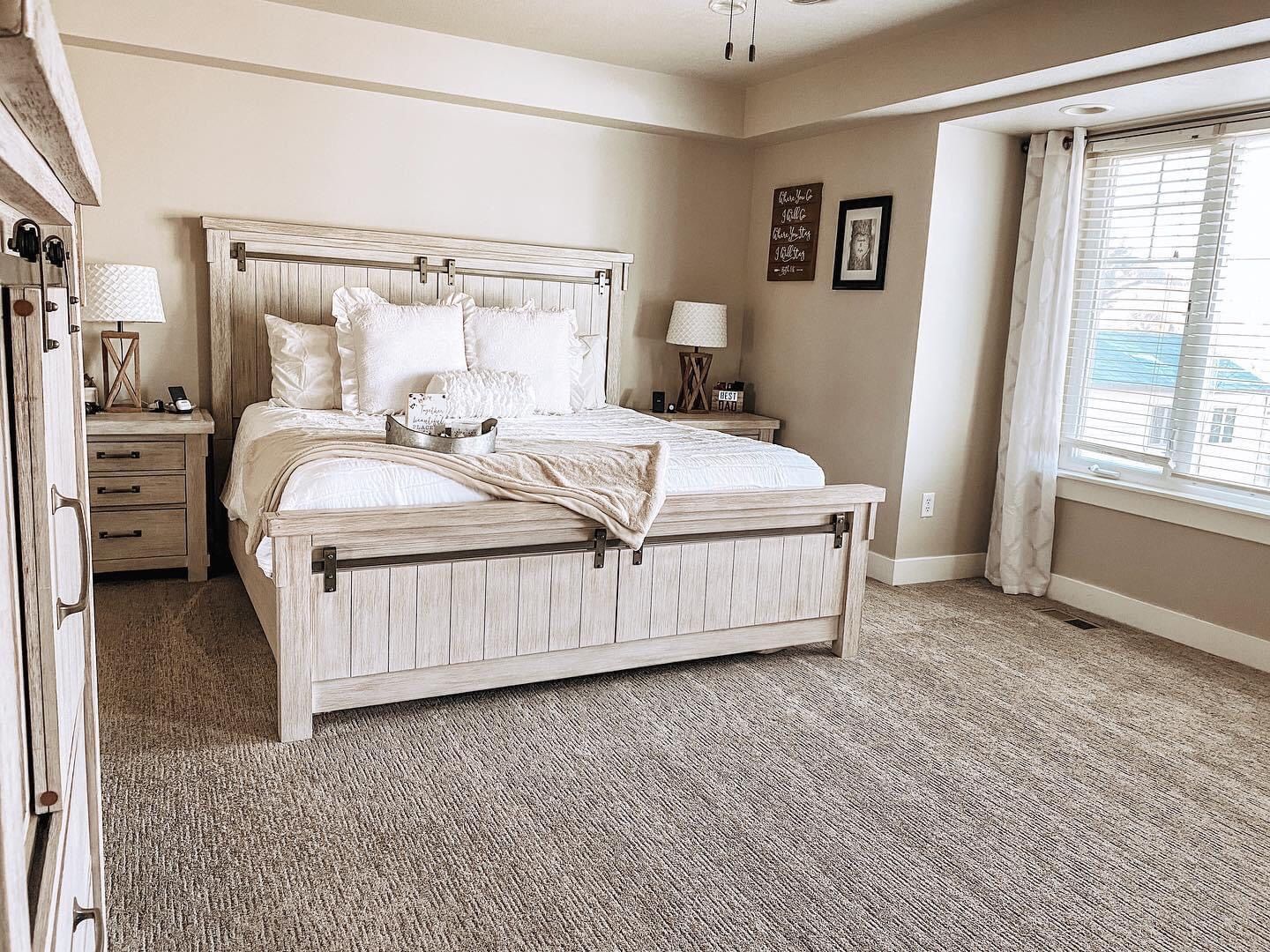 Brashland White Panel Bedroom Set /Queen and King Bed